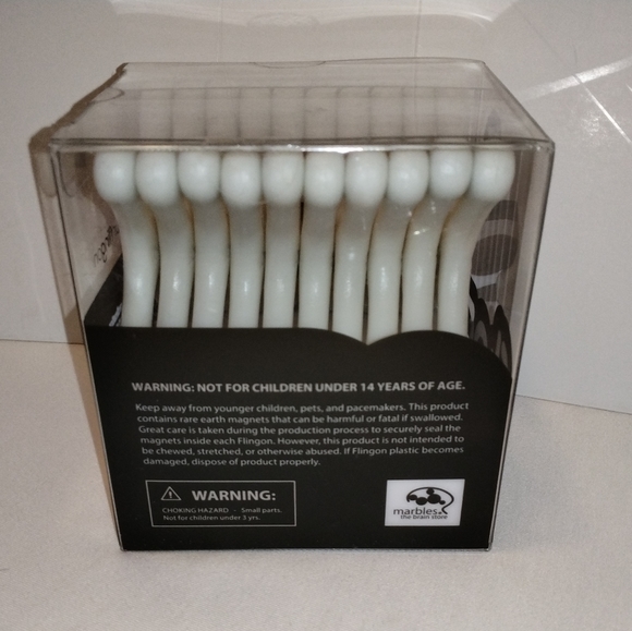 Flingons Throw in the Dark Game Rare Out of Print - Picture 4 of 7